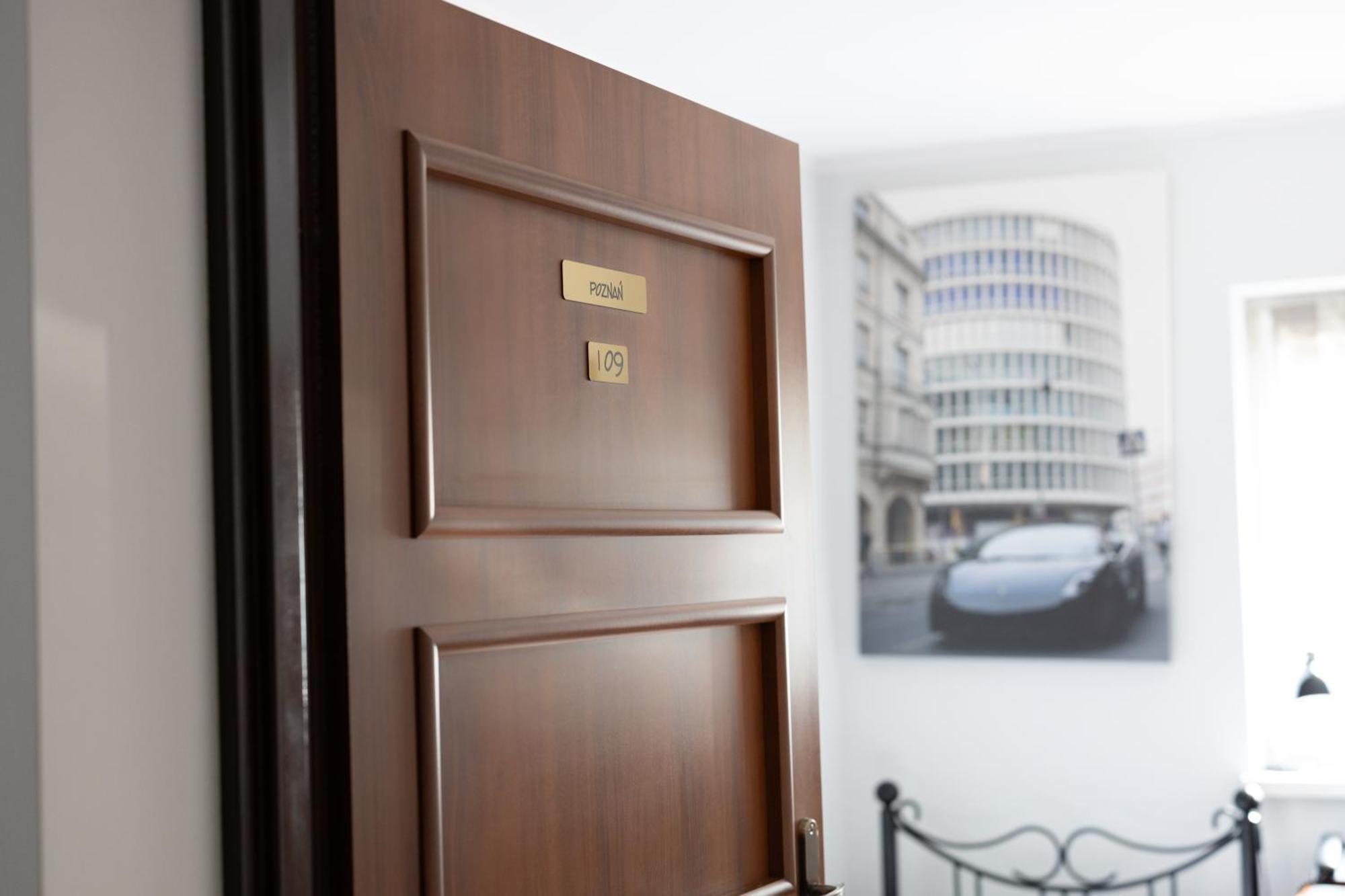 Leo Hostel Poznań Eksteriør billede