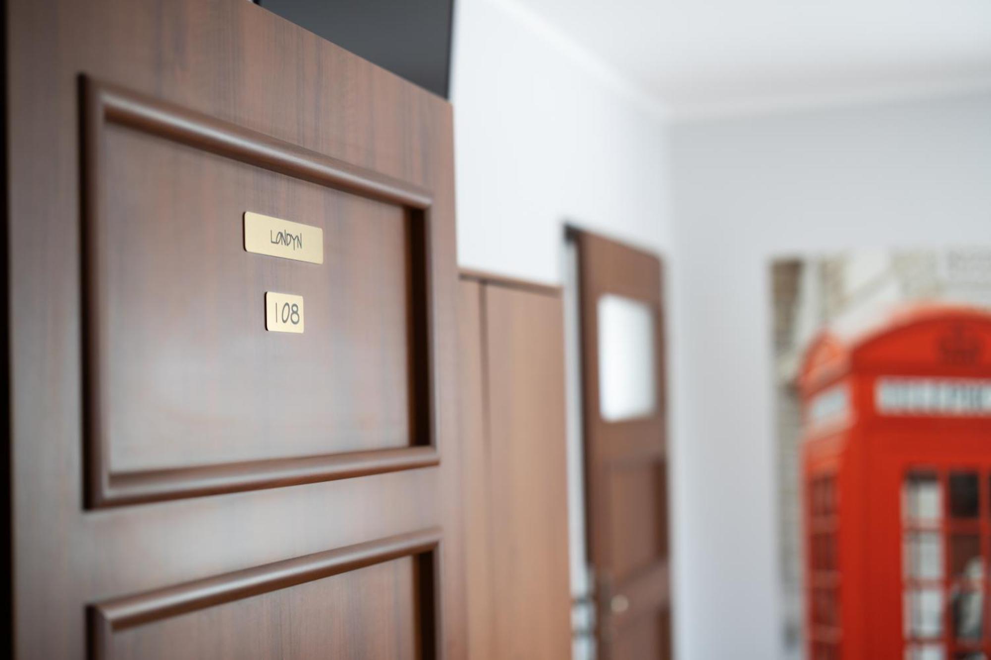 Leo Hostel Poznań Eksteriør billede