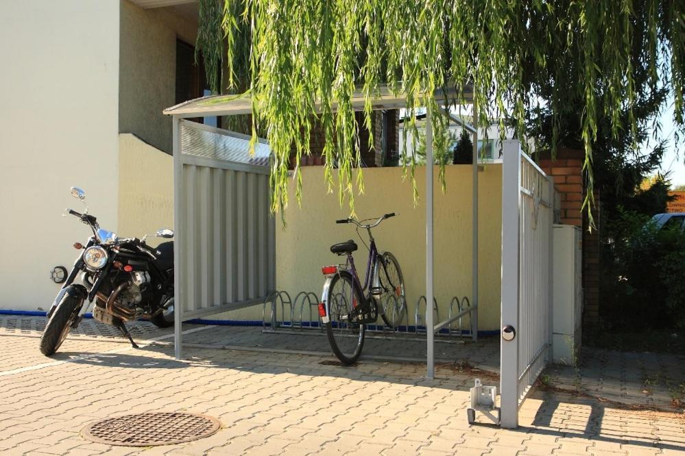 Leo Hostel Poznań Eksteriør billede